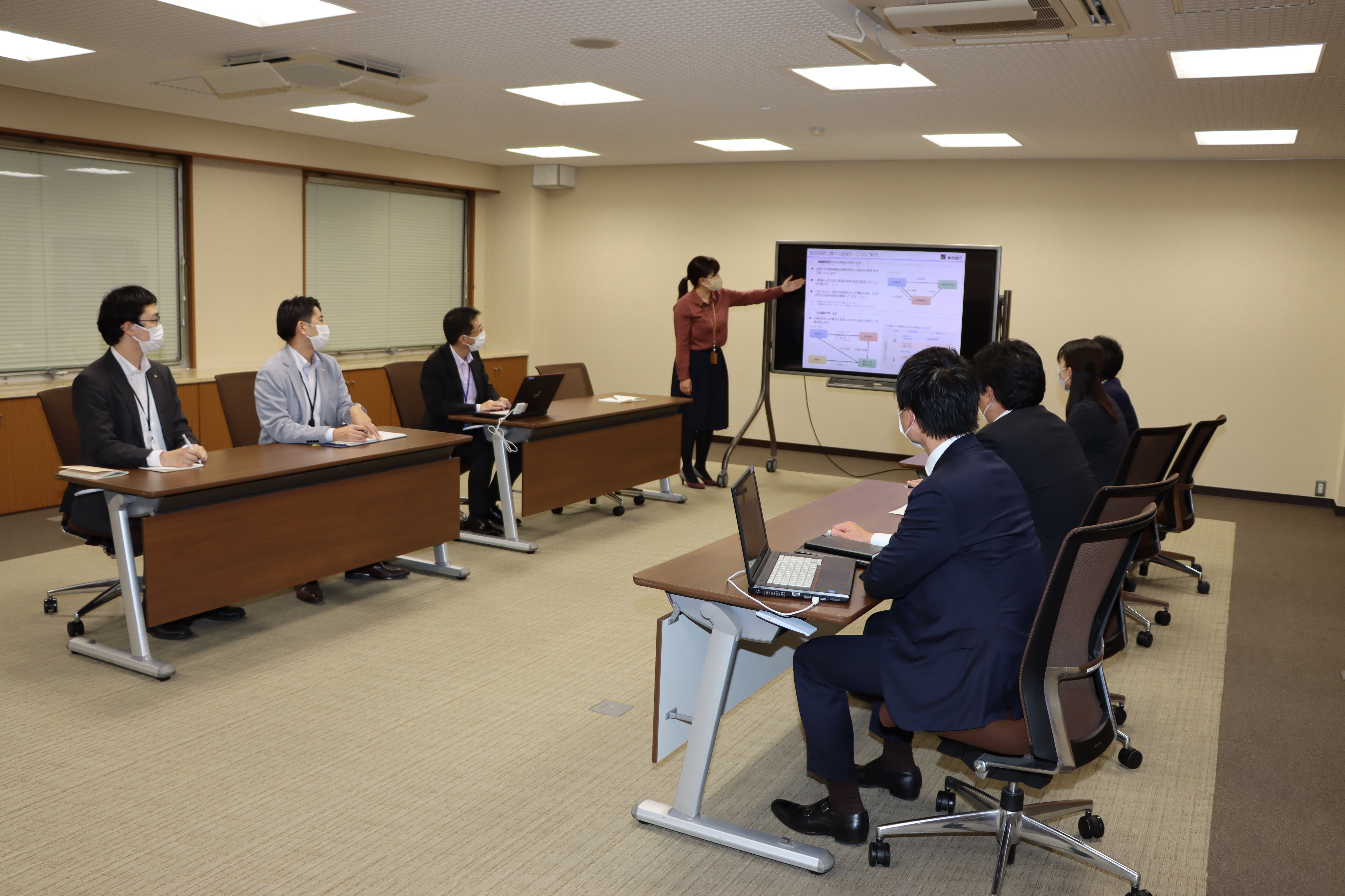 プロジェクト会議の様子